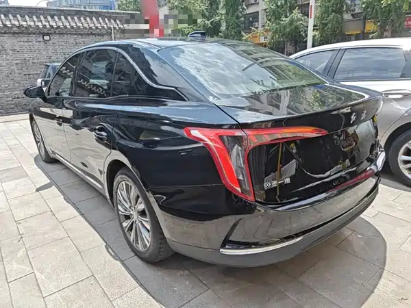 Hongqi E-QM5 2022
