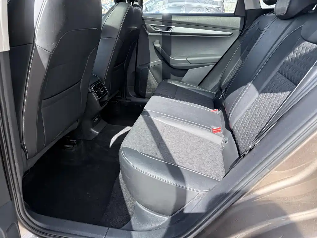 Skoda Karoq 2020 — фото 11