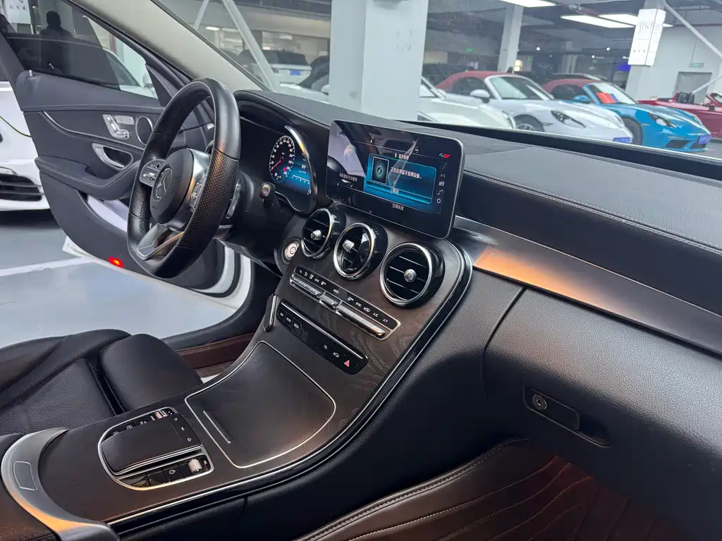 Mercedes-Benz C-Class 2019 — фото 16