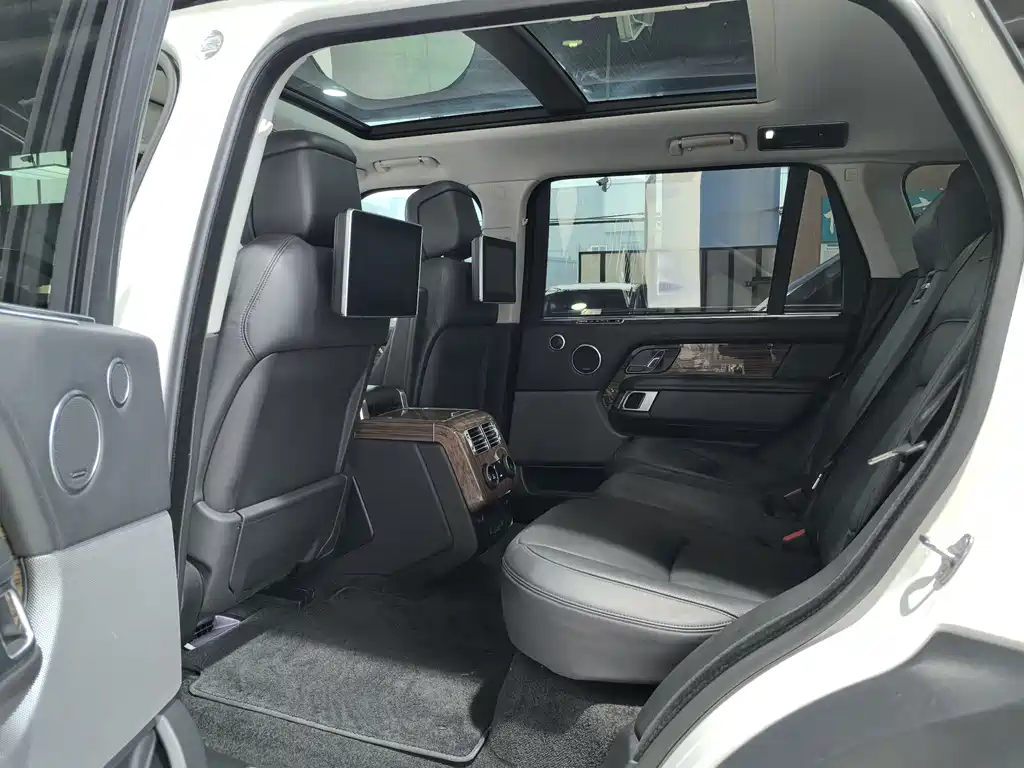 Land Rover Range Rover 2019 — фото 20