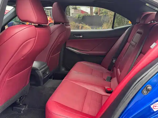 Lexus IS 2015