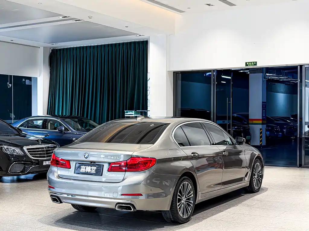 BMW 5 Series 2018 — фото 4