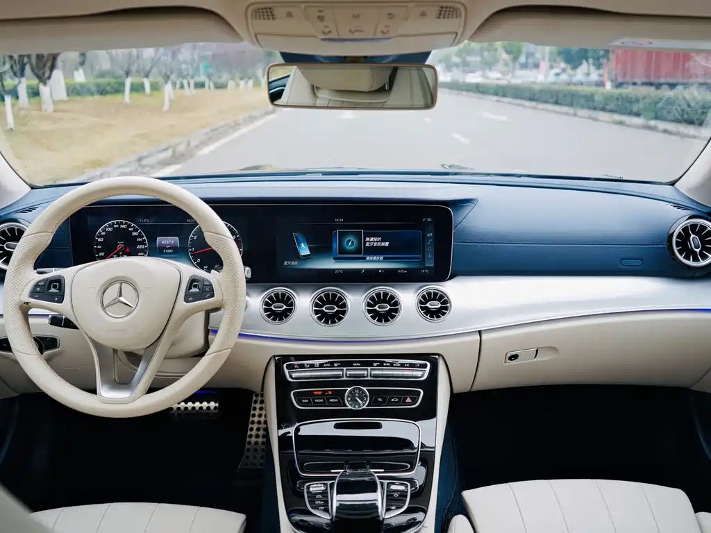 Mercedes-Benz E-Class 2018 — фото 14
