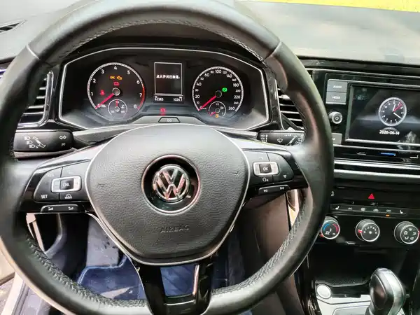 Volkswagen T-Roc 2019