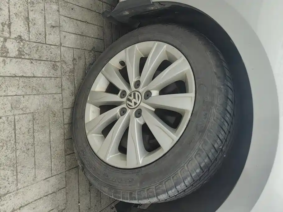Volkswagen Sagitar 2016