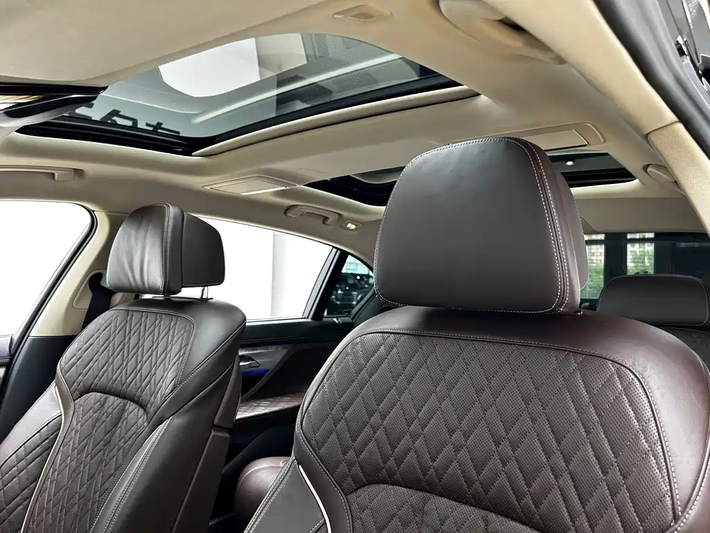 BMW 7 Series 2020 — фото 12