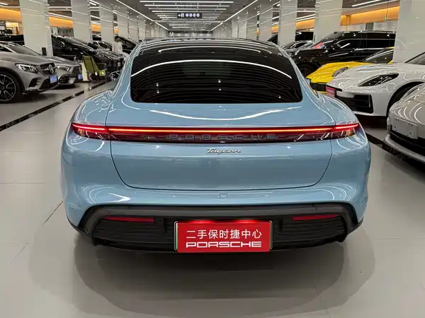 Porsche Taycan 2023