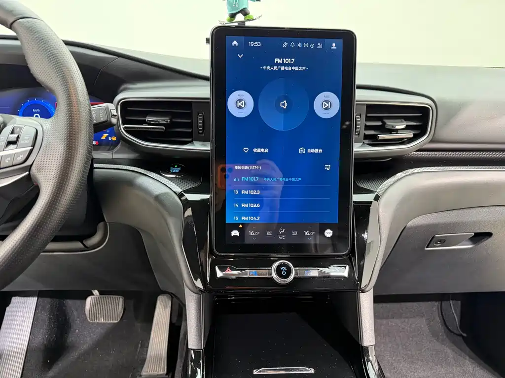 Ford Explorer 2020 — фото 12