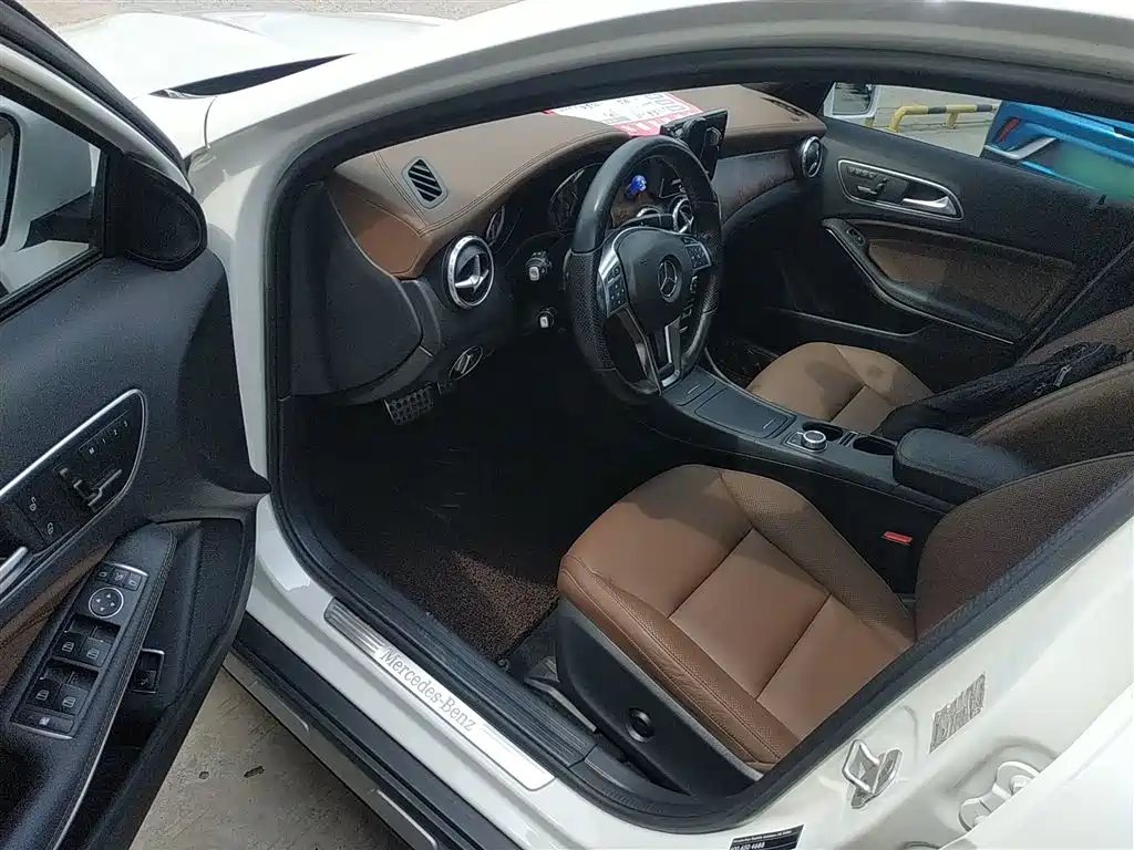 Mercedes-Benz GLA 2015 — фото 15