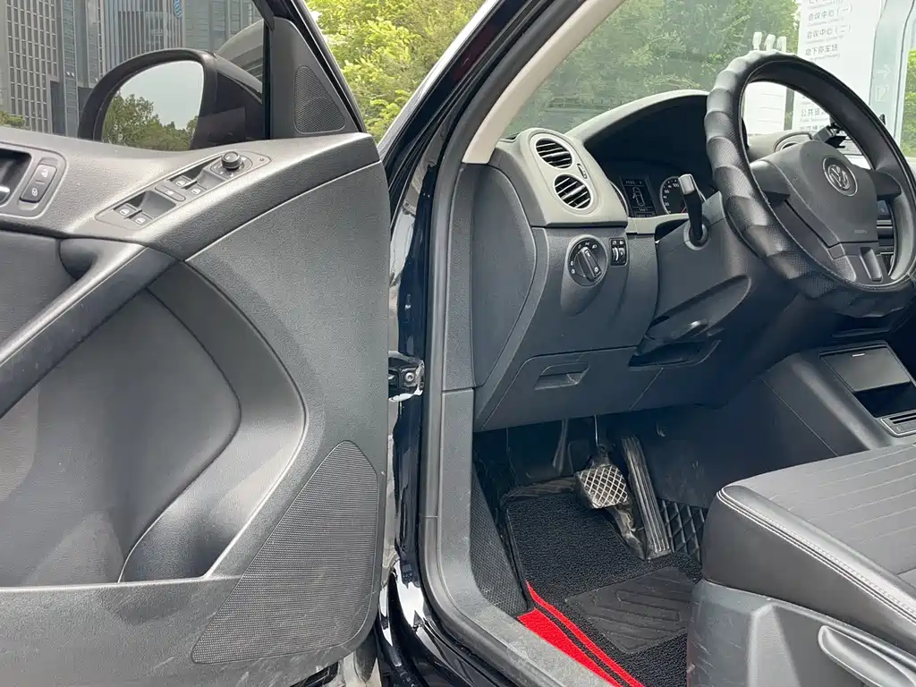 Volkswagen Tiguan 2019 — фото 10