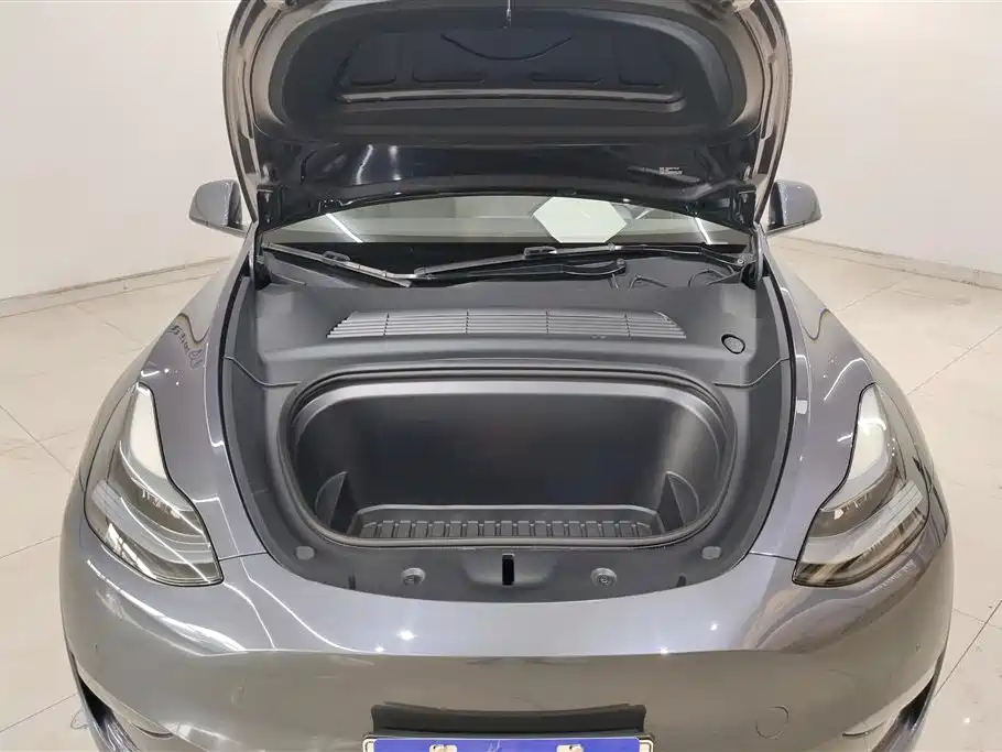 Tesla Model Y 2023 — фото 10