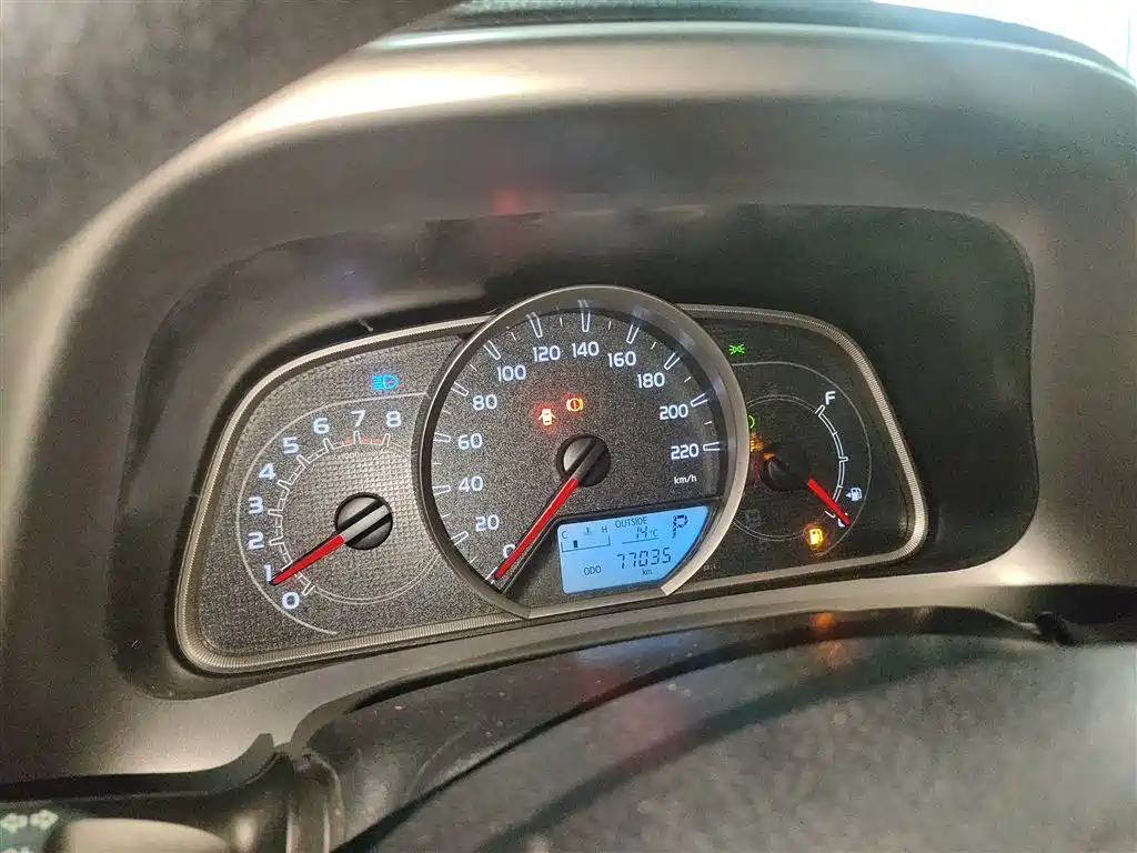 Toyota RAV4 2018 — фото 12