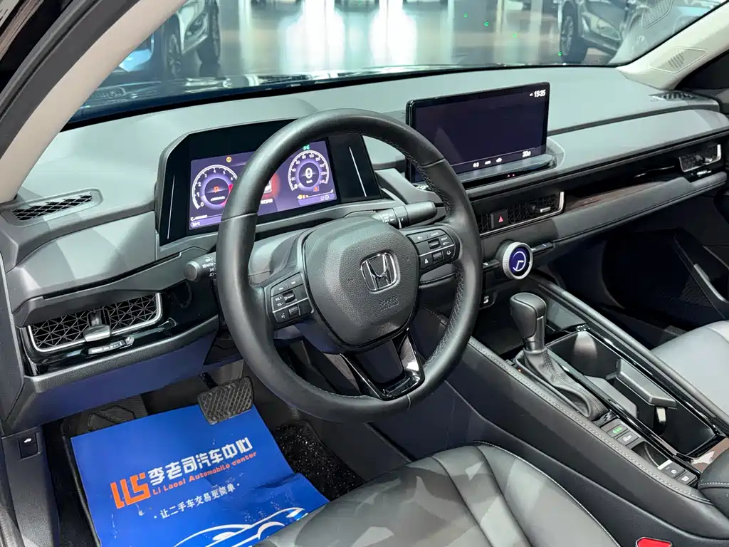 Honda Inspire 2025 — фото 13