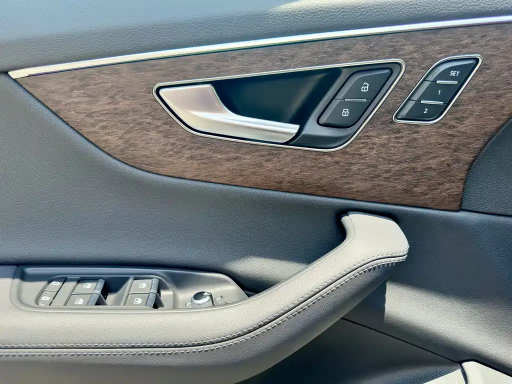 Audi Q7 2024 — фото 16