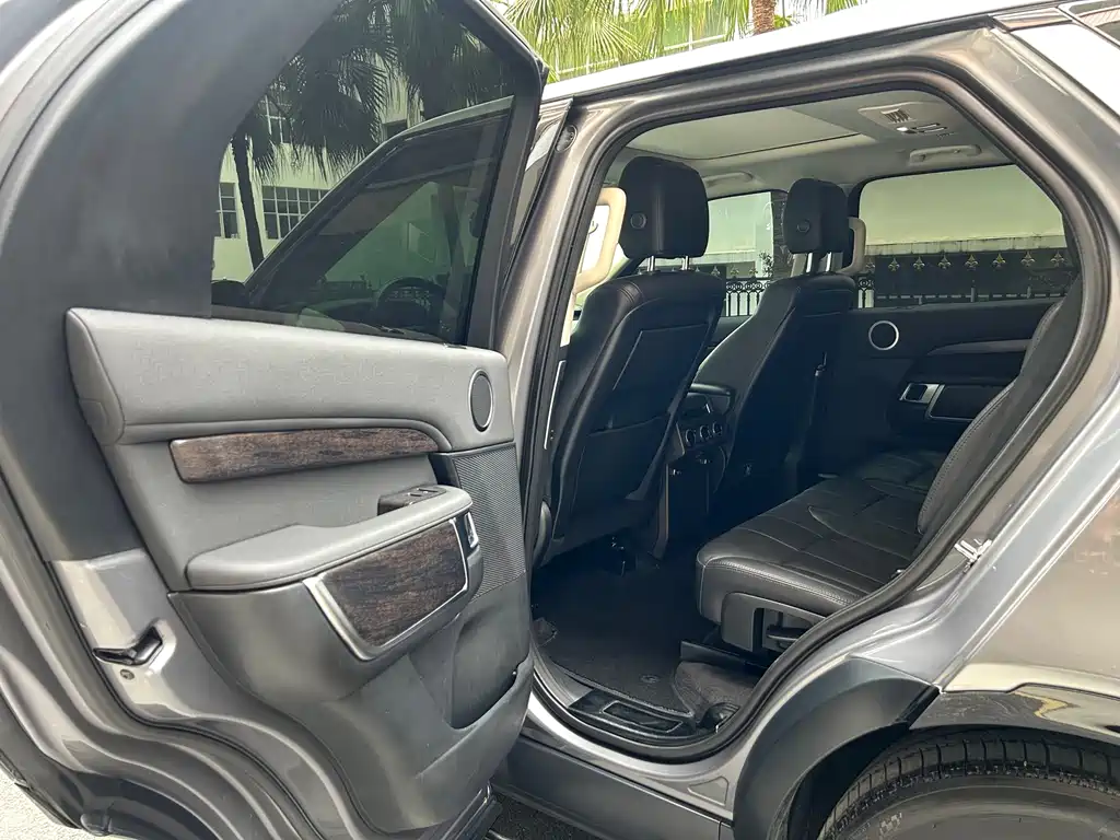 Land Rover Discovery 2019 — фото 10