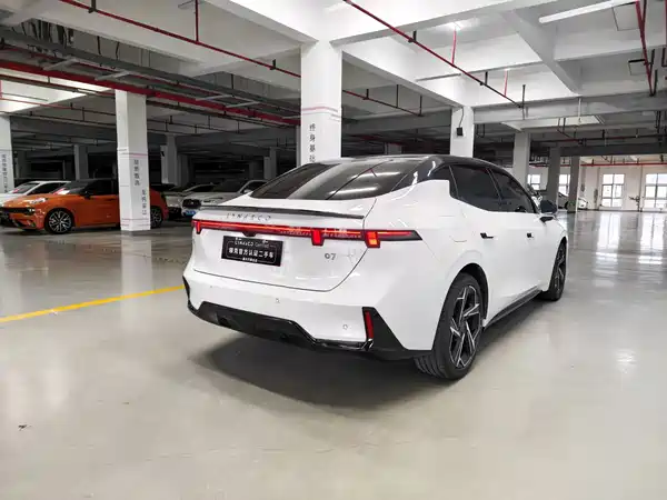 Lynk & Co 07 EM-P 2024