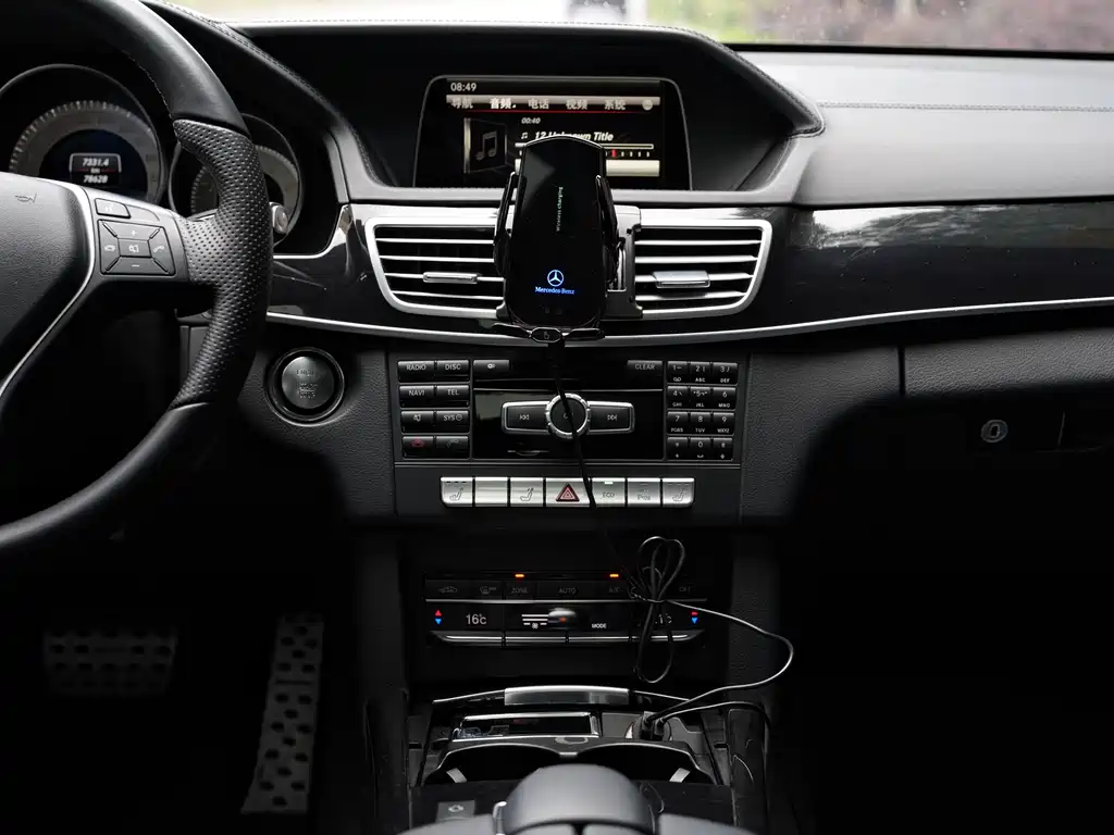 Mercedes-Benz E-Class 2014 — фото 23
