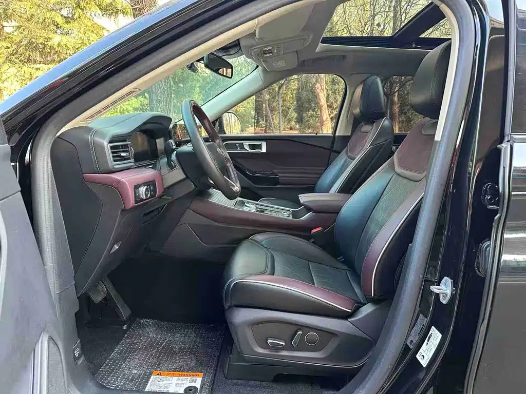 Ford Explorer 2023 — фото 10