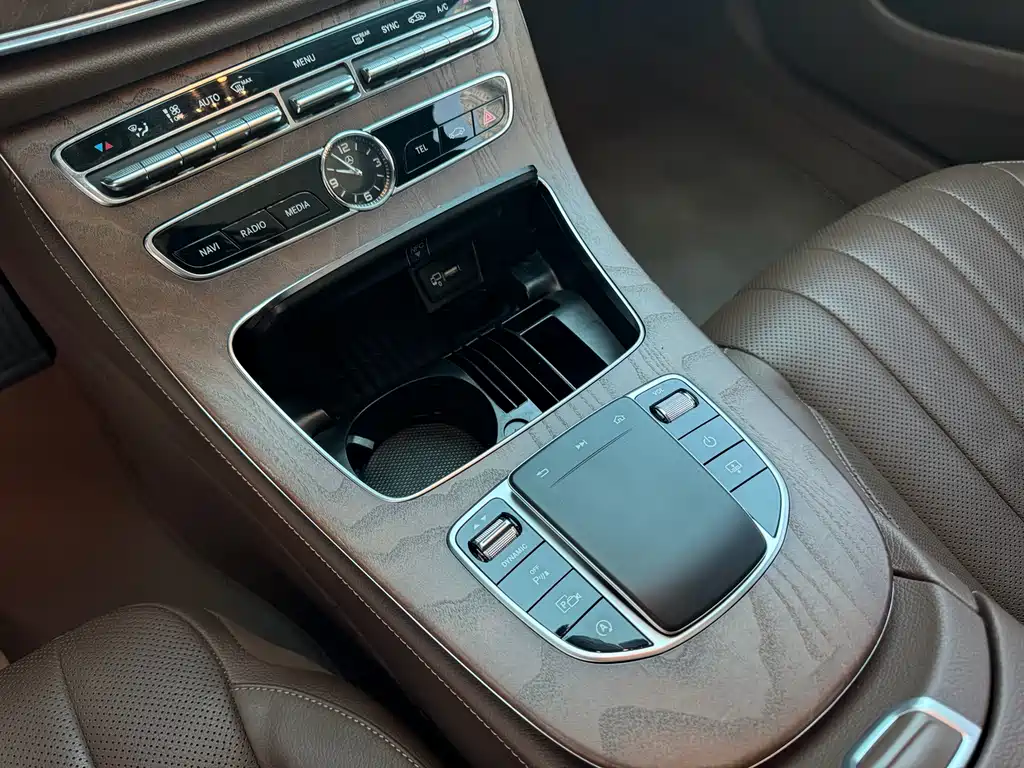 Mercedes-Benz E-Class 2020 — фото 4