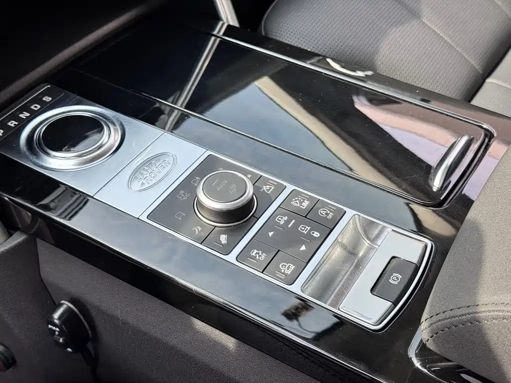 Land Rover Discovery 2019 — фото 10