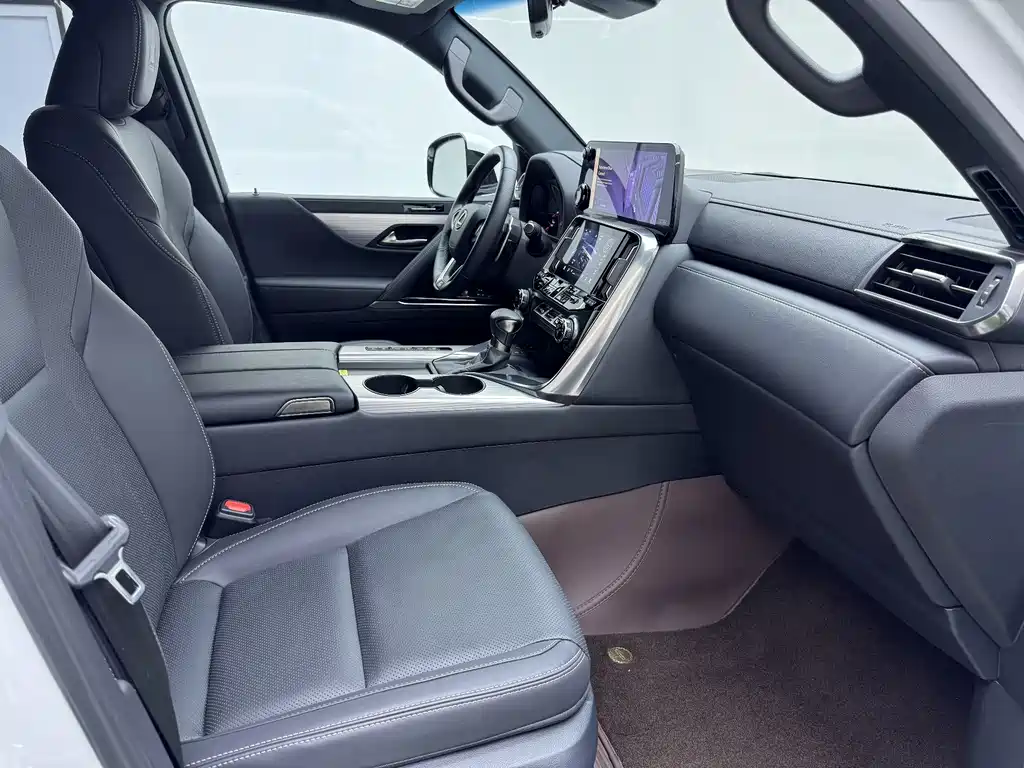 Lexus LX 2025 — фото 13
