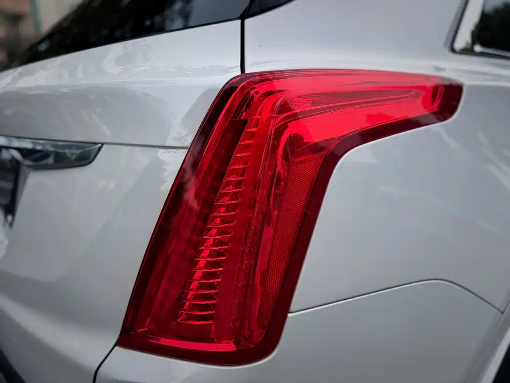 Cadillac XT5 2018 — фото 23