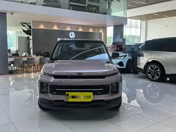 Geely ICON 2025
