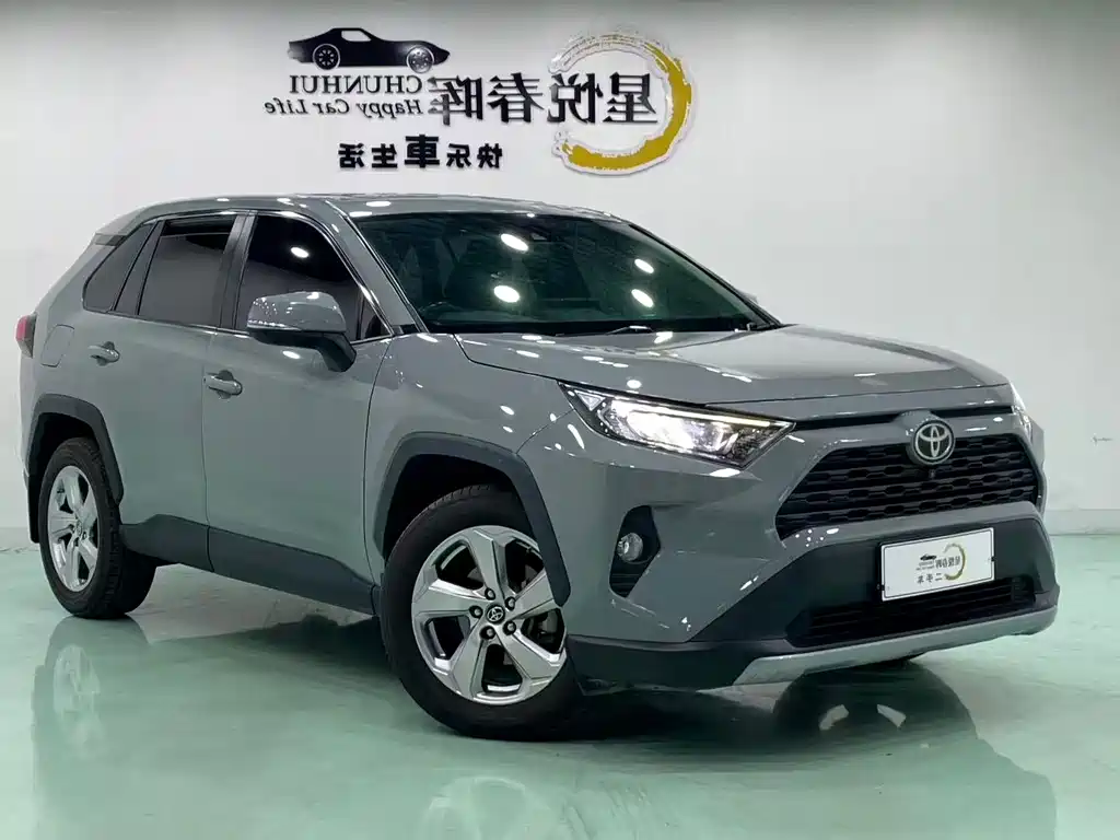 Toyota RAV4 2020 — фото 3