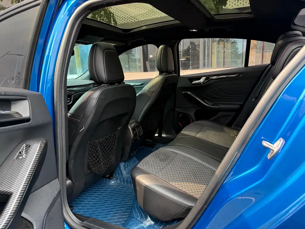 Ford Focus 2020 — фото 13