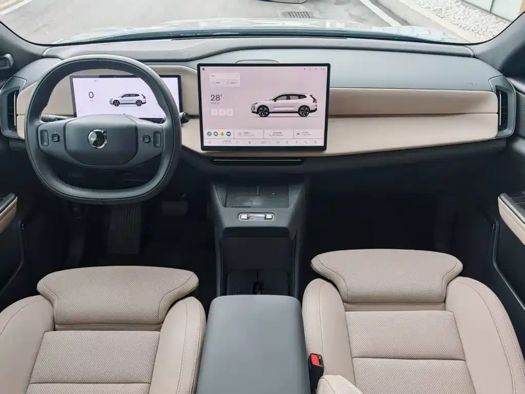 Volvo XC70 Plug-In Hybrid 2025 — фото 14