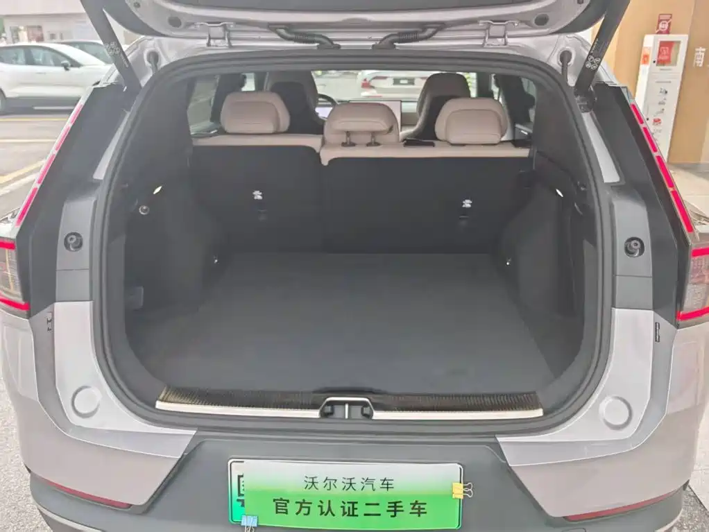 Volvo XC70 Plug-In Hybrid 2025 — фото 19