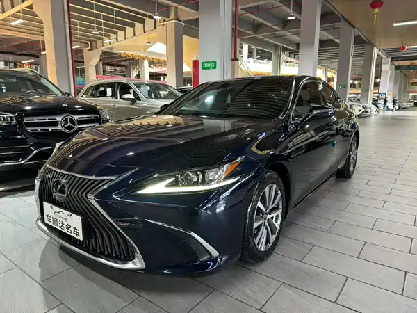 Lexus ES 2018
