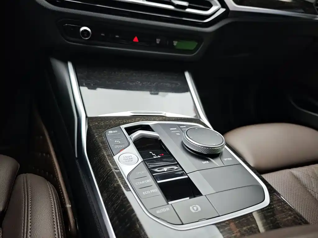 BMW 3 Series 2023 — фото 13