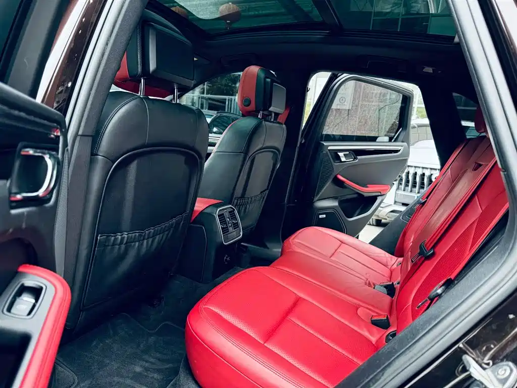 Porsche Macan 2016 — фото 12