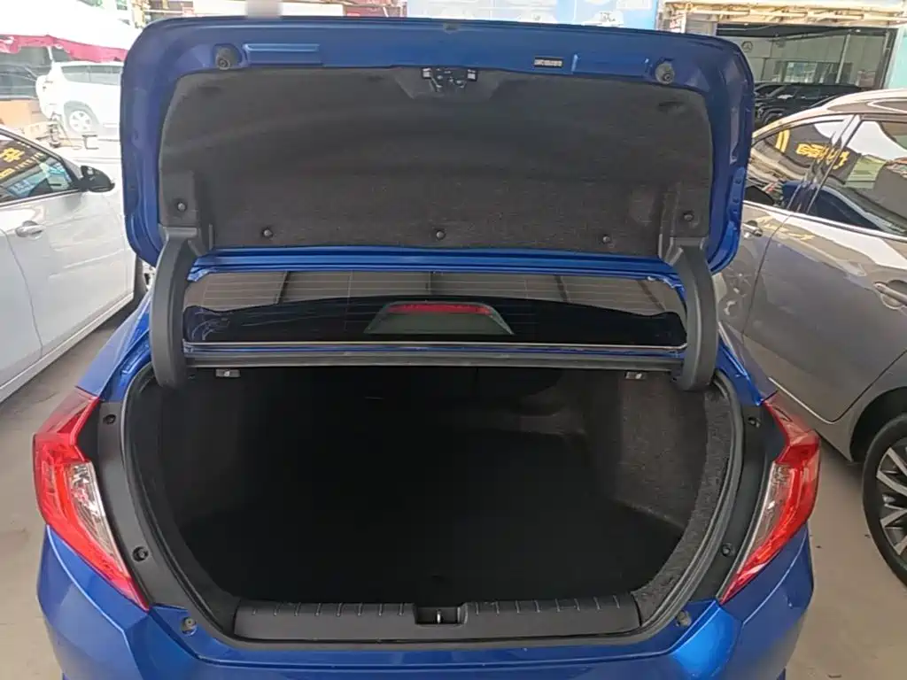 Honda Civic 2020 — фото 19