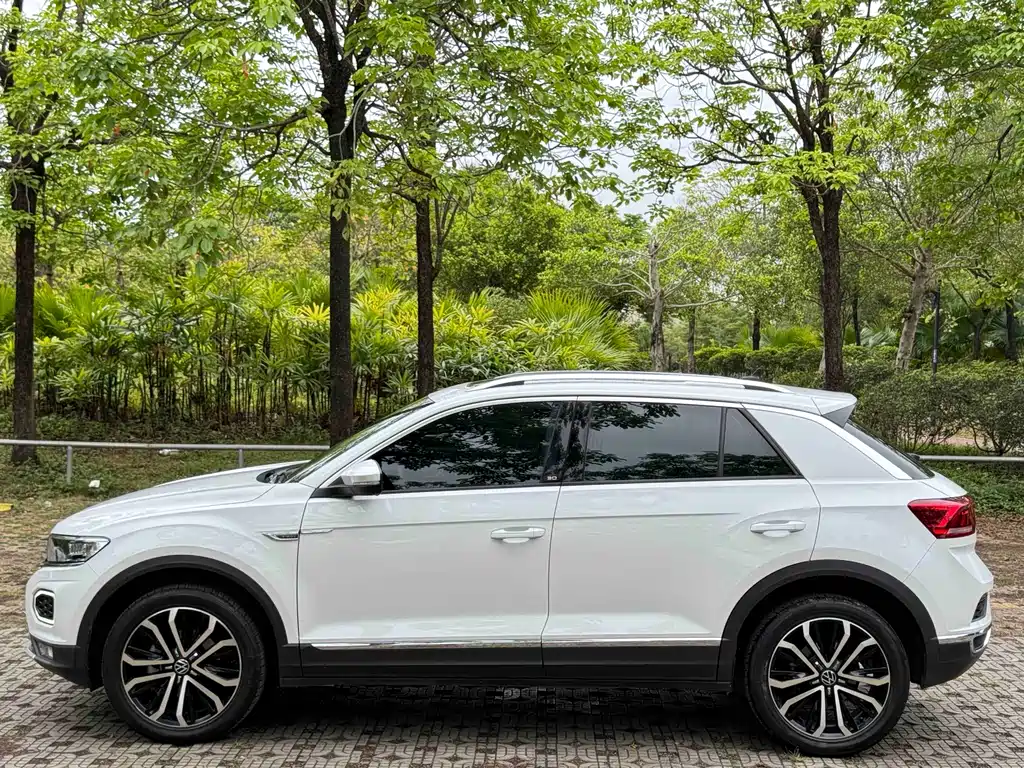 Volkswagen T-Roc 2022 — фото 3