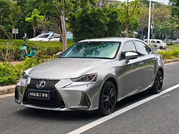 Lexus IS 2017