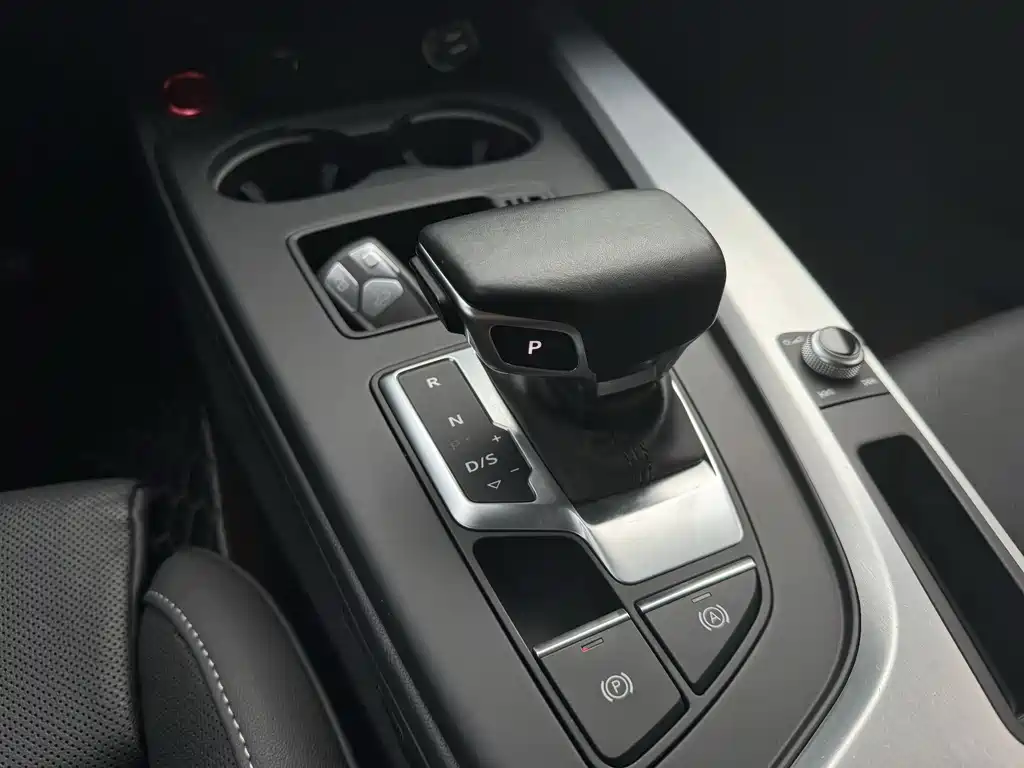 Audi A4L 2021