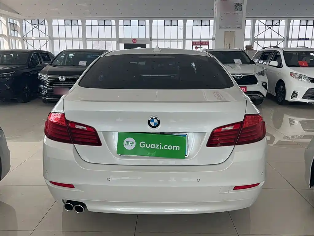 BMW 5 Series 2016 — фото 7