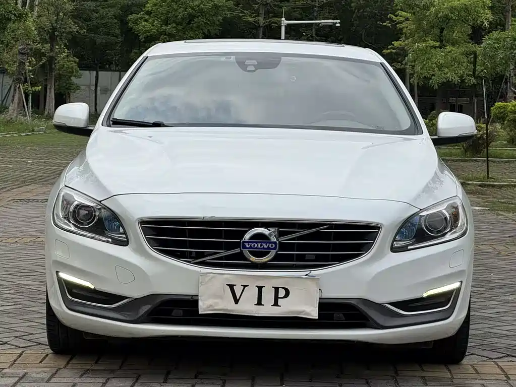 Volvo S60 2016 — фото 2