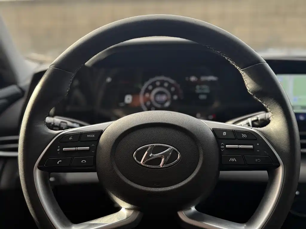 Hyundai Elantra 2022 — фото 12