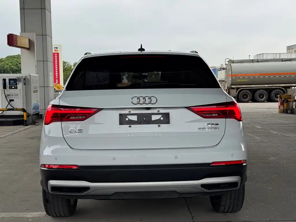Audi Q3 2022 — фото 23