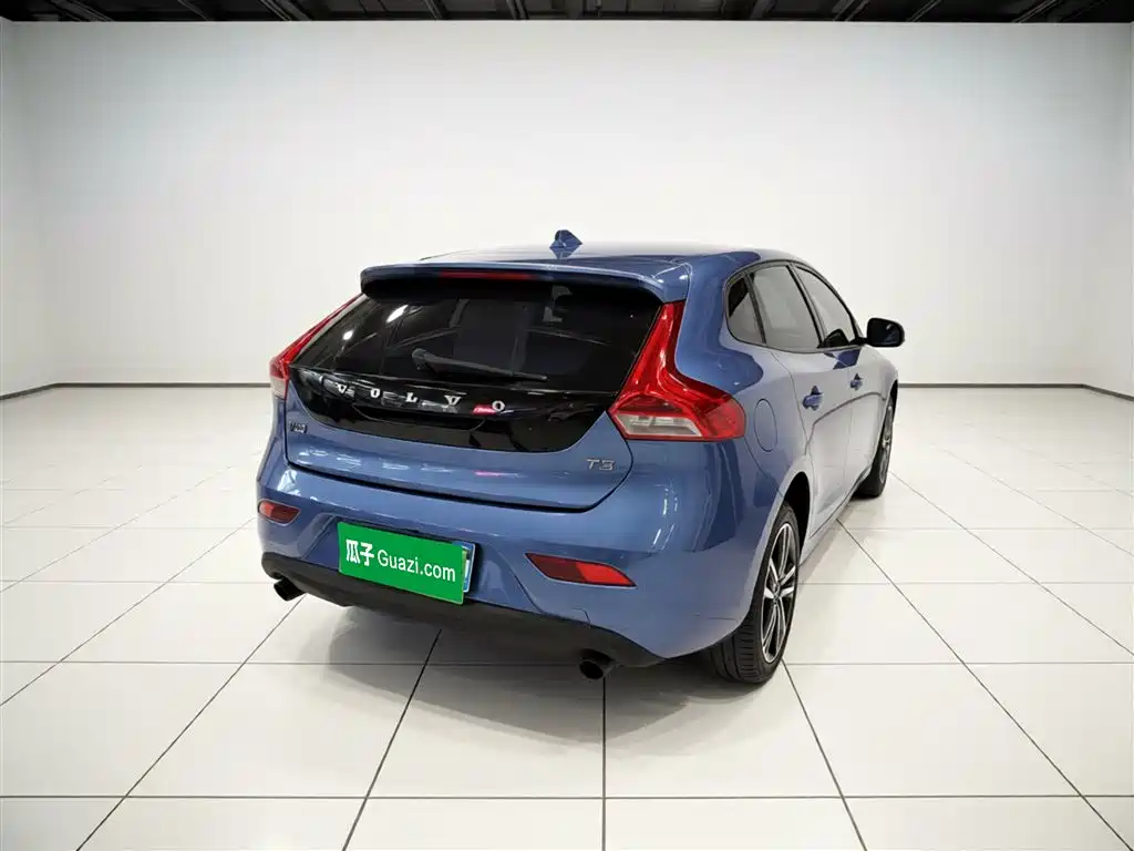 Volvo V40 2016 — фото 5