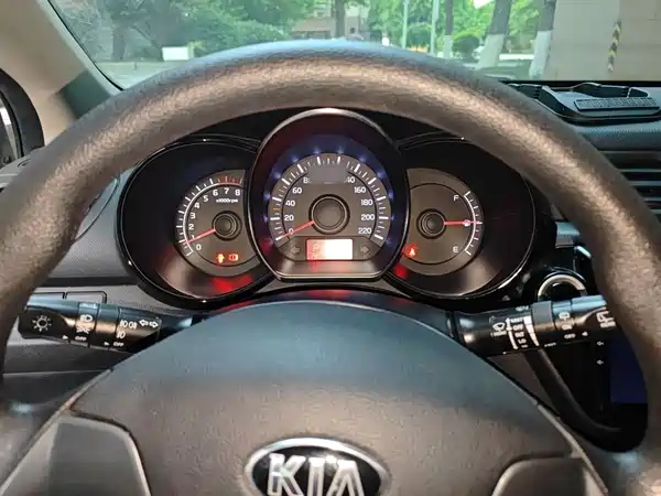 Kia K2 2015