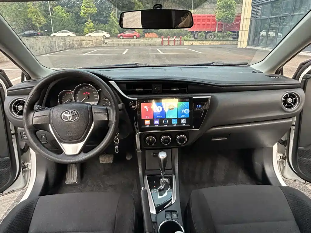 Toyota Corolla 2018 — фото 7