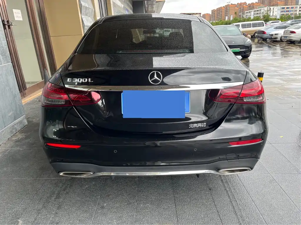 Mercedes-Benz E-Class 2022 — фото 14