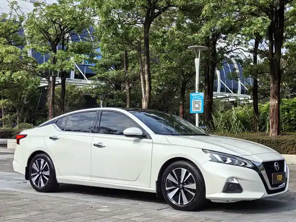 Nissan Teana 2022
