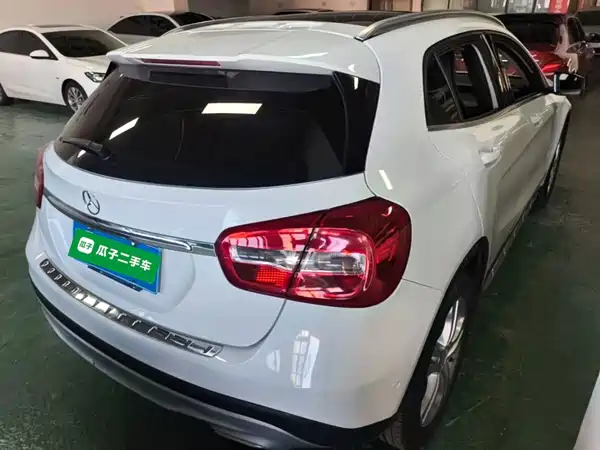 Mercedes-Benz GLA 2015