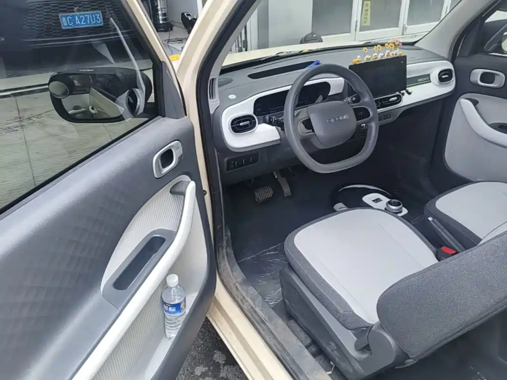 Geely Galaxy Panda 2025 — фото 16