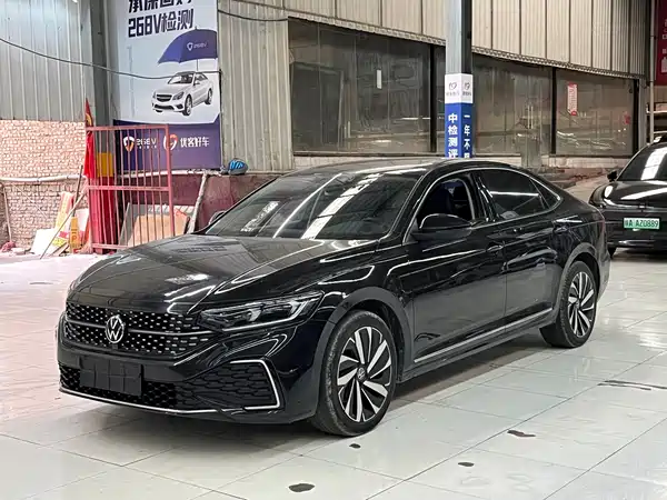 Volkswagen Passat 2022